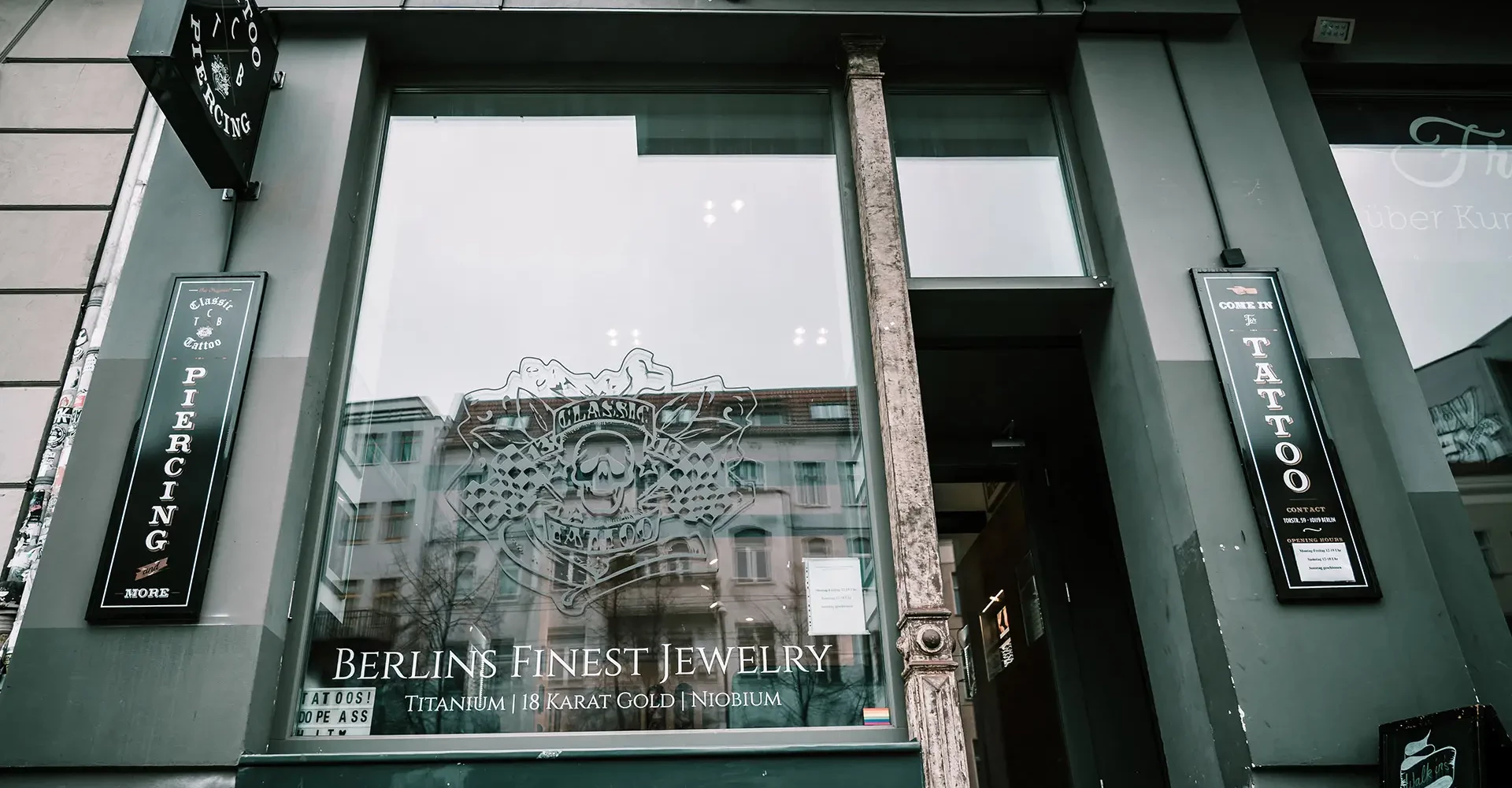 Classic Tattoo: Tattoos, Piercings und Zahnschmuck in Berlin und Brandenburg